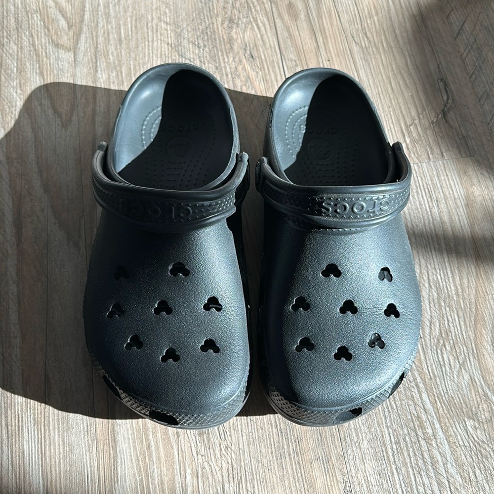 Mickey crocs